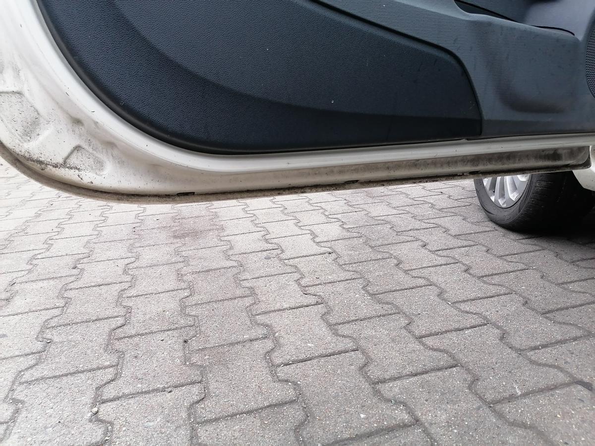 Ford Ka 2 RU8 original T&uuml;r links Chrystal Wei&szlig; Rohbau Bj.2012